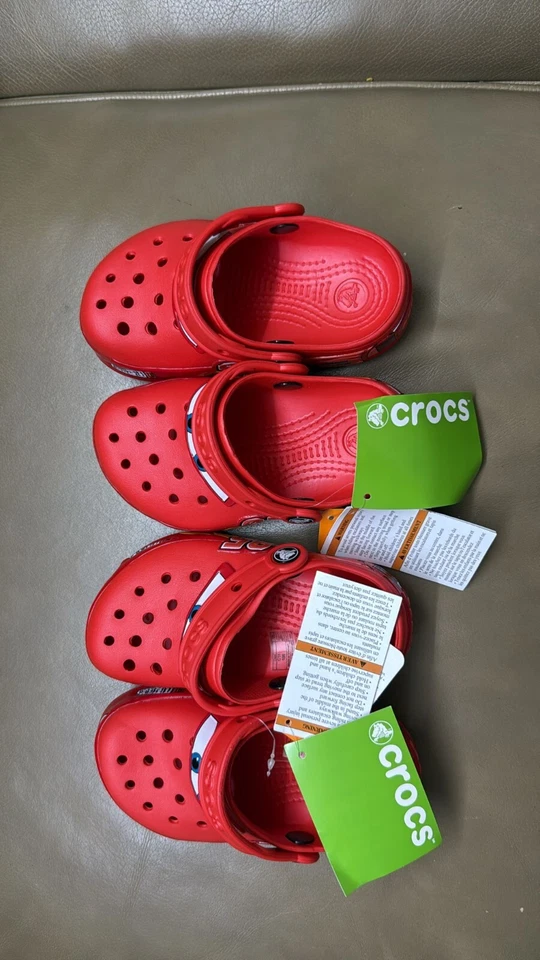 NEW Kid’s LIGHT-UP Lightning McQueen Croc NWT Kid Shoe Clog Disney C8-C12 Size - Image 4 of 4