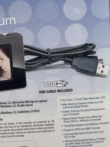 New SHIFT3 Digital Photo Album with Keychain USB2 Rechargeable 60 Photo Capacity - Picture 9 of 10