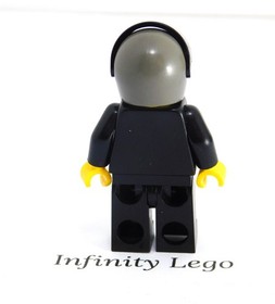 LEGO 2001 Boat Driver / Pilot Minifigure Studios Air Boat Sky Pirates 1362 1100