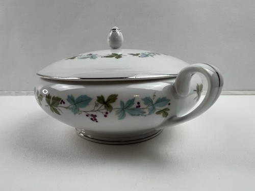 Vintage Fine China of Japan #6701 Pattern Grapevine Round Covered Vegetable Bowl - Picture 2 of 20