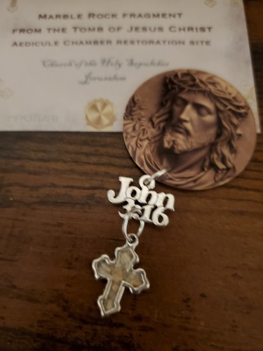 John 3:16 Cross Medallion Stones from Tomb of Jesus Church Holy Sepulchre - 第 2/11 張圖片