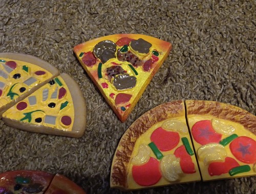 KIDS FAKE PRETEND FOOD PIZZA SUPREME PARTS PIECES PLASTIC PLAY KITCHEN FOOD - Picture 4 of 6