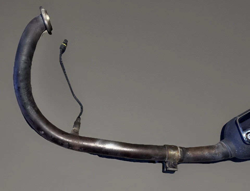 2003 01-05 BMW F650CS Scarver OEM Escape Com Sensor Ainda Instalado Testado - Imagem 2 de 4