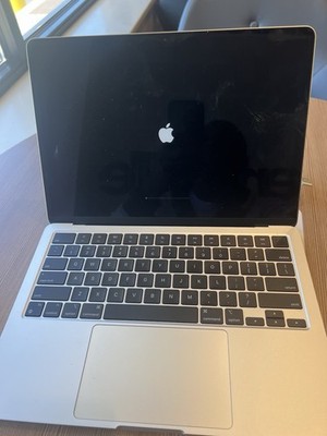 Apple MacBook Air M2 13 Inches 3.4GHz 256GB SSD 8 GB RAM 2022 Silver