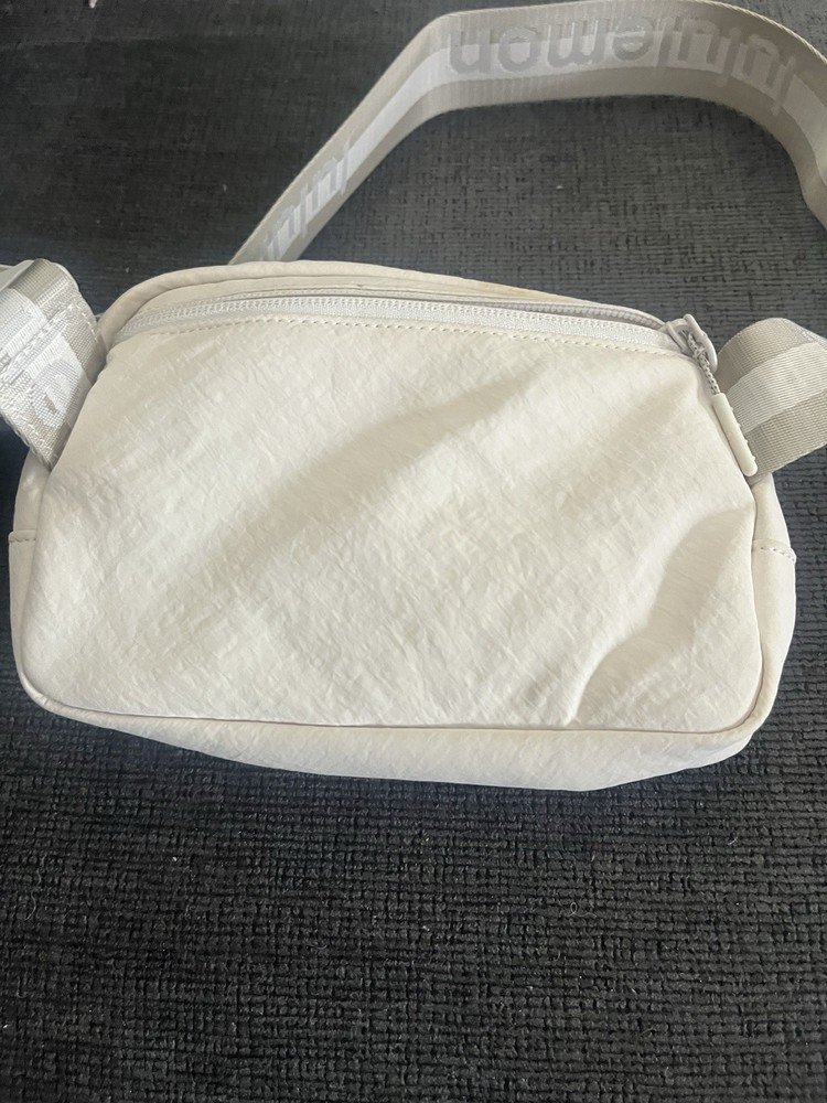 Lululemon Rare Creme Belt Bag