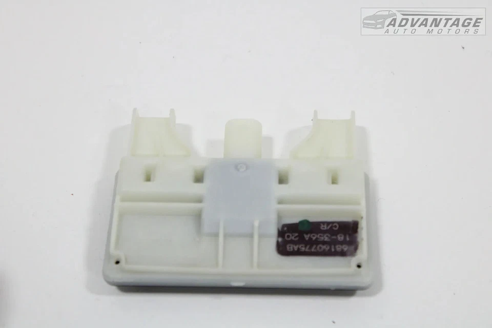 Chrysler Pacifica 2017-25 maletero puerta trasera puerta levadiza liberación abierta manija interruptor OEM Foto 4 de 4