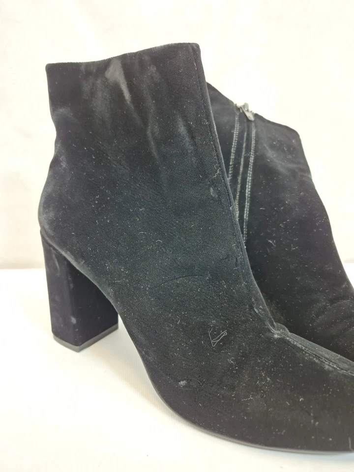 Saint Laurent Paris Black Velvet  Ankle Boots UK Size 6.5    G1 - Image 4 of 4