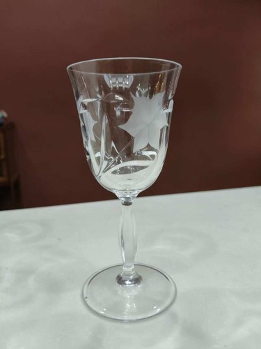 ✨ Preloved RCR Crystal Etched Wine Glasses – Pair ✨worldwide free shipping - Picture 3 of 9