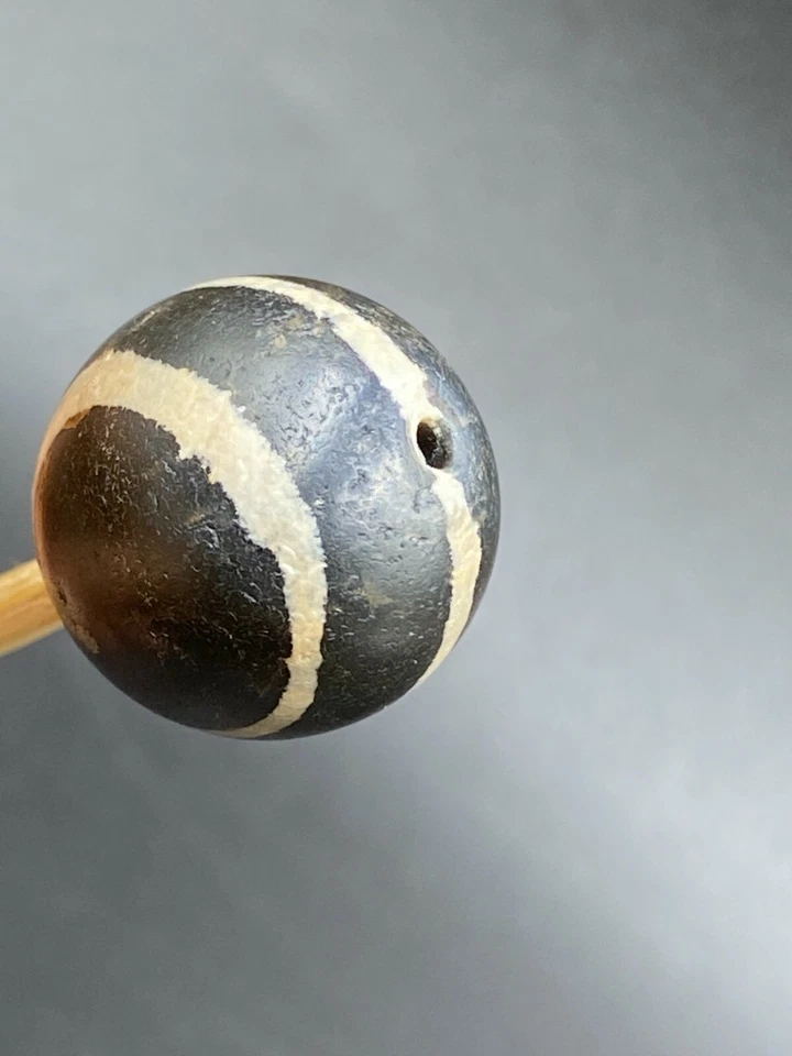 Pingente de contas amuleto antigo indo-himalaia ágata gravada Phum Dzi Pyu - Imagem 3 de 4