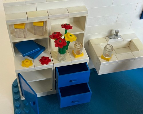 Vintage LEGO Homemaker 261 BATHROOM - 100% Complete, No Instructions or Stickers - Picture 4 of 5