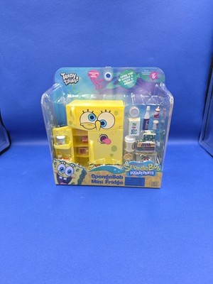 SpongeBob Squarepants Toy Mini Yellow Fridge & SpongeBob Foods Nickelodeon NEW