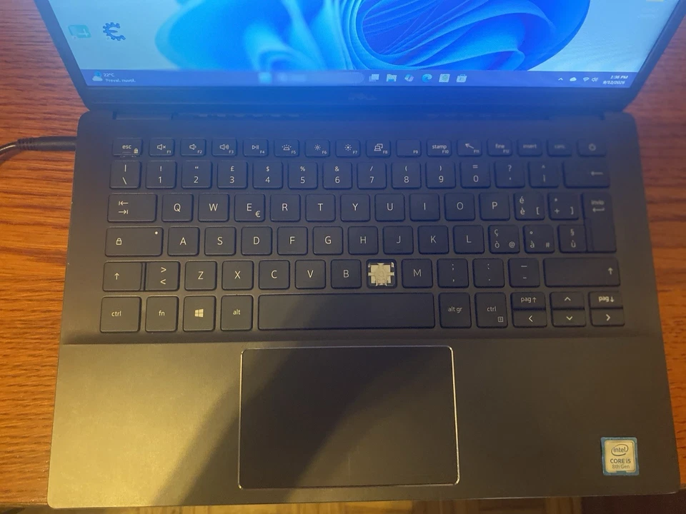 Dell Latitude 3301 · i5-8265U · 8GB · 238GB, foto 3 di 5