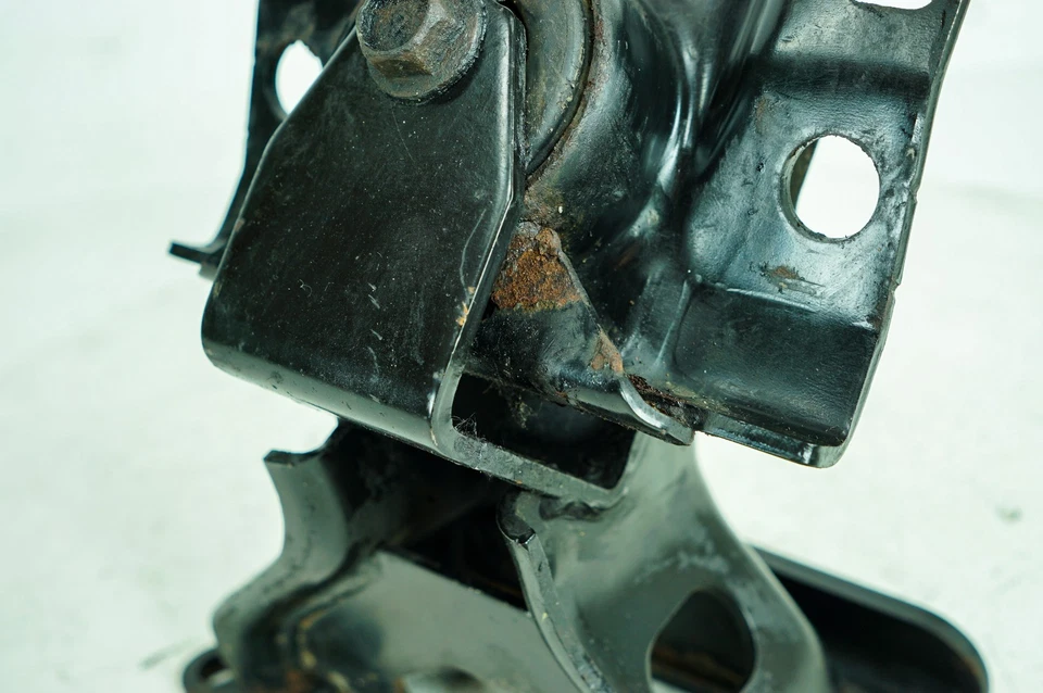 Montaje y soporte de motor Nissan Titan XD 16-19 OEM lado del conductor 5116 Foto 4 de 4