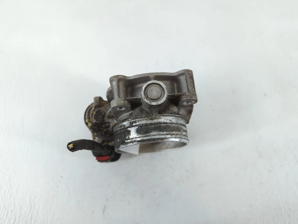 Carrocería del acelerador Chevrolet Impala Limited CV5ZS Foto 3 de 4