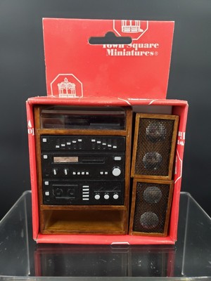 NIB Town Square Miniatures Dollhouse Modern Stereo and Speakers 1:12 Scale