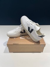 Veja V-10 CWL White Black Sneakers EU40 US7 Brand New Never Worn With Box