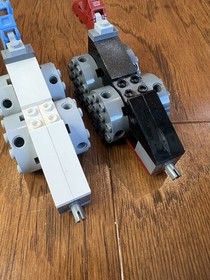 Lego 8779: Knights Kingdom The Grand Tournament w/ Manual, Missing x1 Minifigure