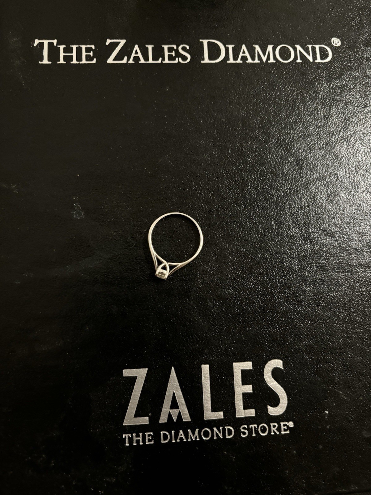 😍Beautiful Ring Diamond.. Then Tiny Diamond Insi… - image 1