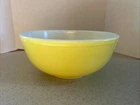 PYREX 404  " YELLOW "  PRIMARY COLORS  ROUND NESTING MIXING BOWL