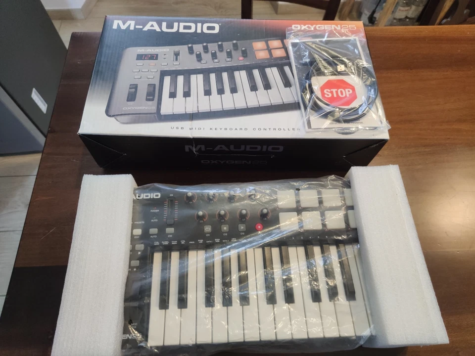 M-AUDIO Oxygen 25 Mk4 - TASTIERA CONTROLLER USB MIDI 25 TASTI - Immagine 2 di 4