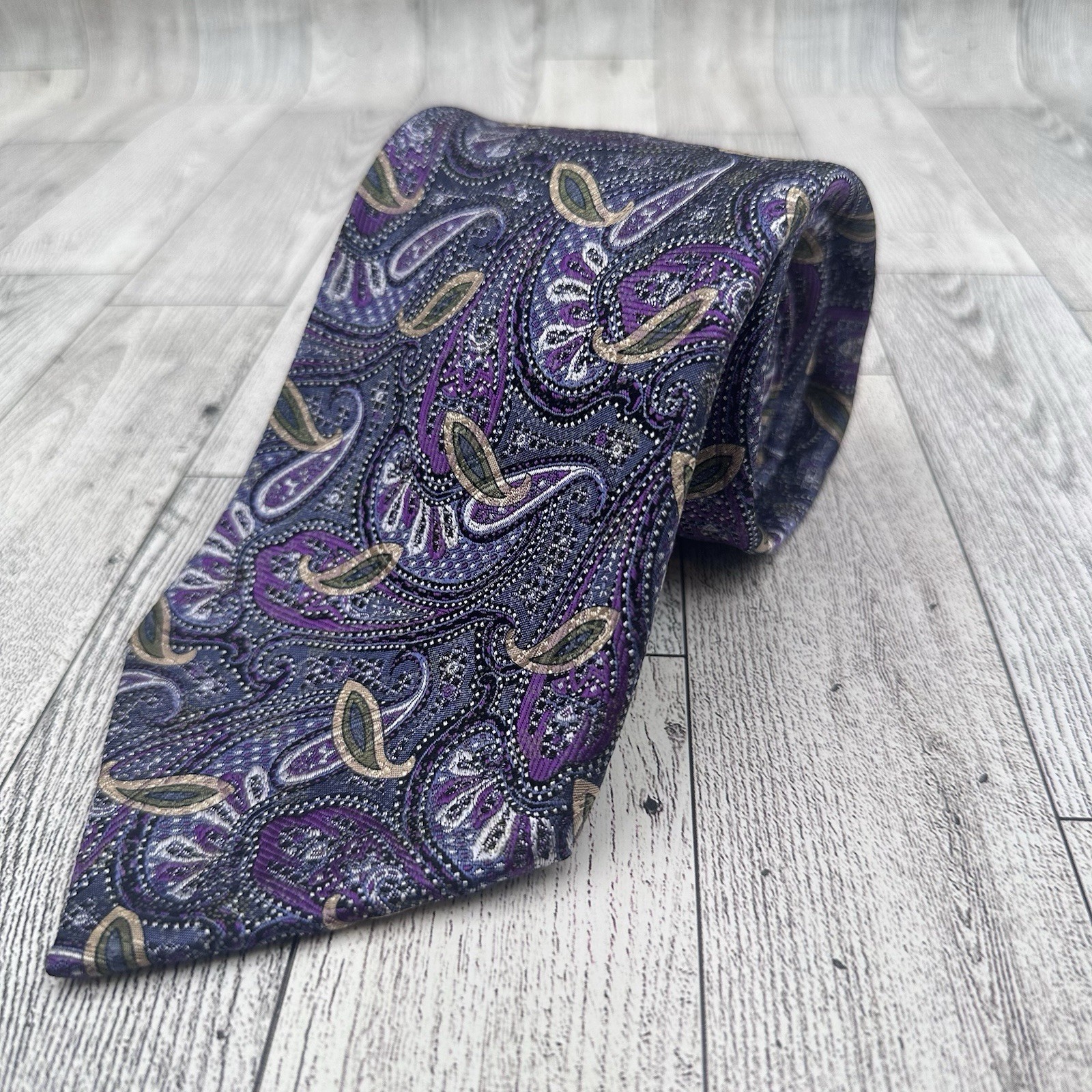 Robert Talbott Seven Fold All Silk Tie Purple Paisley Design 65” LONG