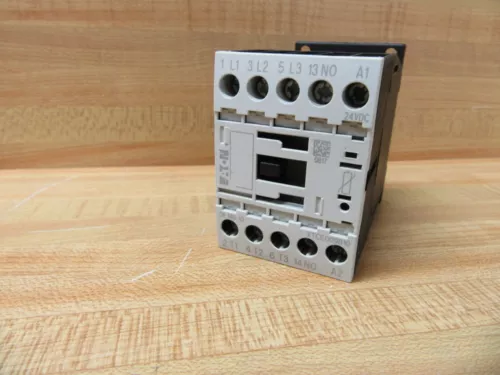 Eaton XTCE009B10TD Moeller Contactor DILM9-10
