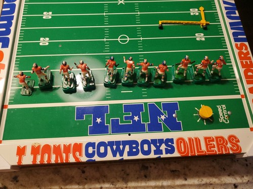 AWESOME 1979 TUDOR GAMES ELECTRIC FOOTBALL COWBOYS VS BRONCOS READ DESCRIPTION - Picture 3 of 12