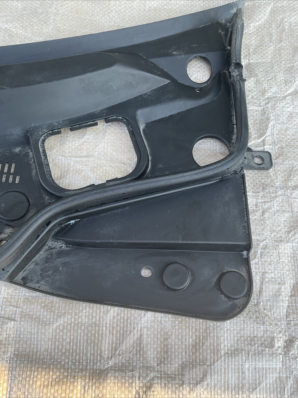 MASERATI QuattroPorte WINDSHIELD WIPER COWL COVER PANEL GRILLE OEM 14-20
