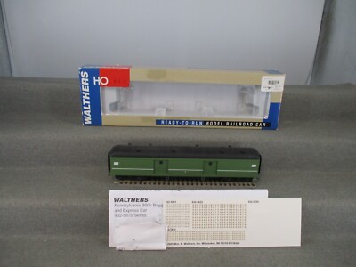 Walthers H0 932-5834 US-Güterwagen Gepäckwagen grün PC in OVP