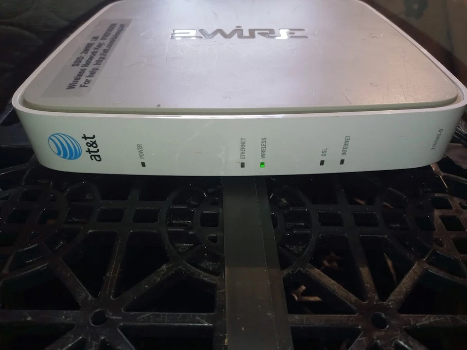 AT&T 2Wire 2701HG-B DSL Wireless Modem Router W/Power Supply FREE SHIPPING - Image 2 of 4
