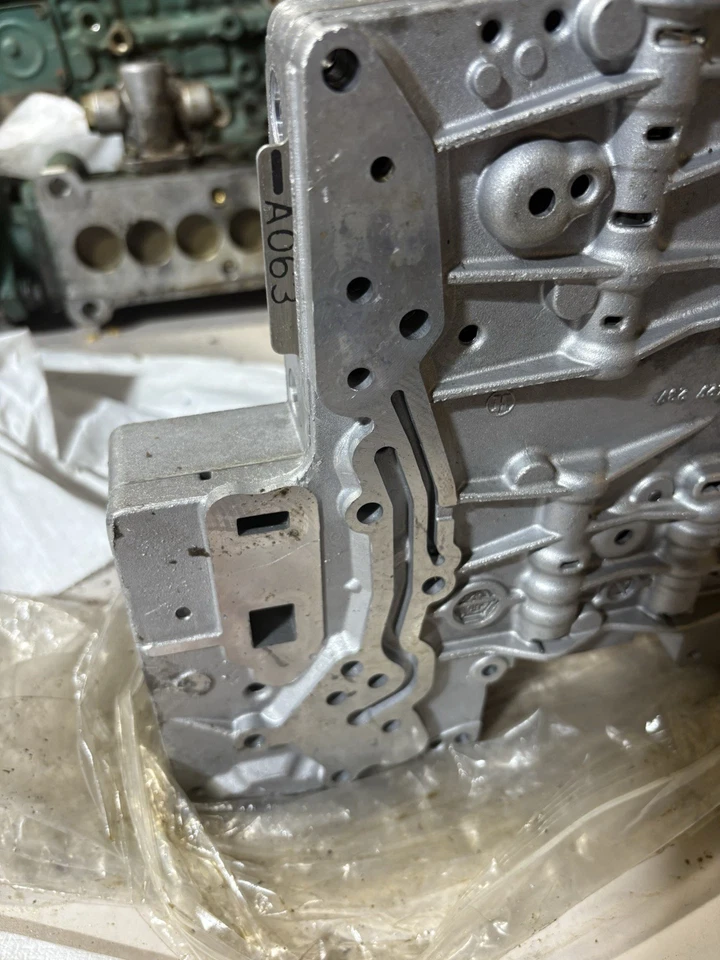 2010-2012 LAND RANGE ROVER SPORT LR4 5.0L AUTOMATIC TRANSMISSION VALVE BODY OEM - Image 3 of 4