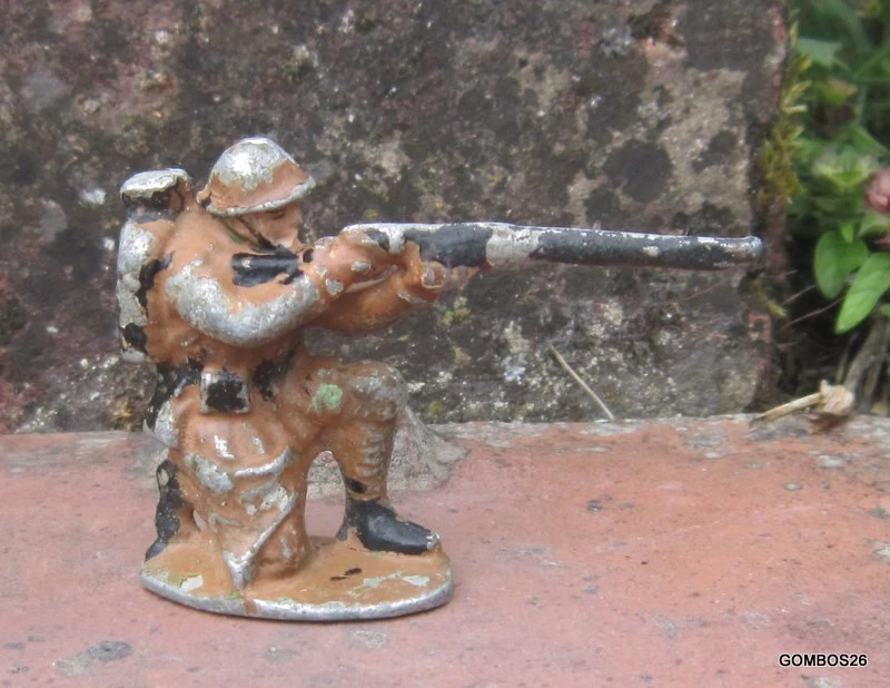 Figurine De Soldat Quiralu Aludo - 'Tireur à Genoux' - Métal Peint - Occasion Collection