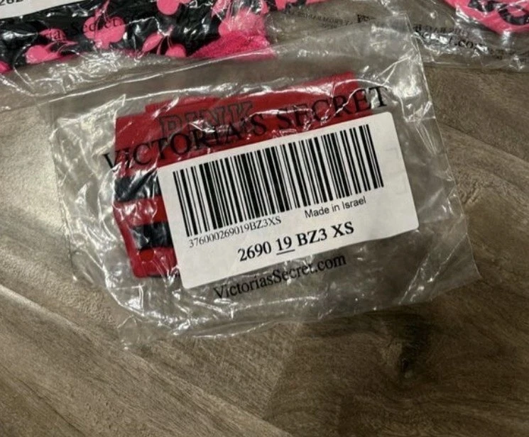 Nuevo con etiquetas Victoria’s Secret ROSA YOGA Rojo Negro Rayas Logo Sin Costuras Tanga Panty XS Foto 3 de 3