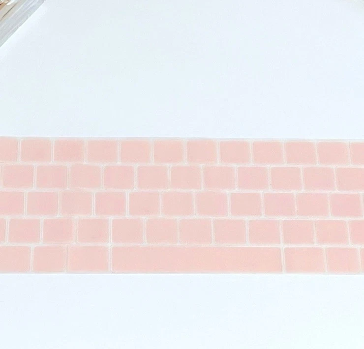 Recubrimiento de cubierta de teclado de silicona rosa suave para modelos Apple MacBook Pro 13” Pro 15” Foto 3 de 4