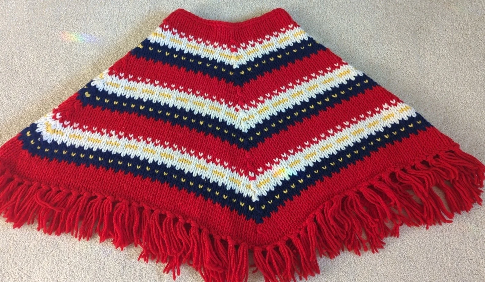 Vintage 60s 70s Poncho Red Wht Blue Handmade Crochet Granny Fringe Hippie Boho *
Opens in a new wind