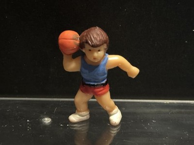 Altfiguren alte Miniaturfiguren Kinderfiguren Sportler Basketballspieler