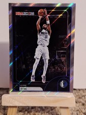 Topps NBA Hoops 2025-26 Kyrie Irving holo Parallel/Variety #25 Dallas Mavericks