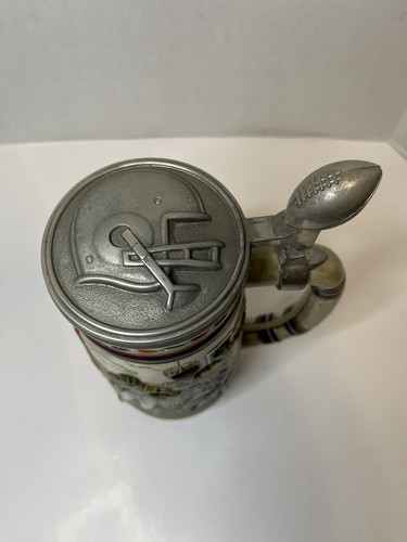 Vintage 1983 Bier Stein Krug Geschichte des Fußballs Handarbeit in Brasilien Avon 28oz - Bild 4 von 7
