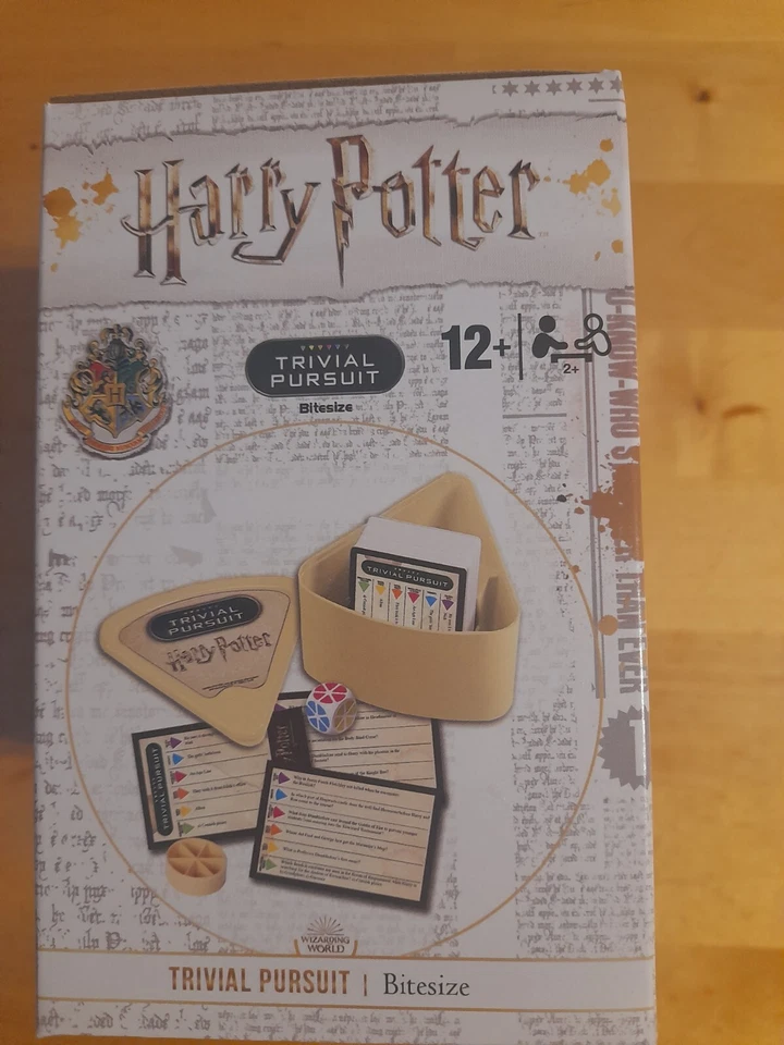 Harry Potter Bite Size 'Trivial Pursuit' 600 Questions Portable Game Volume 1 - Image 4 of 4