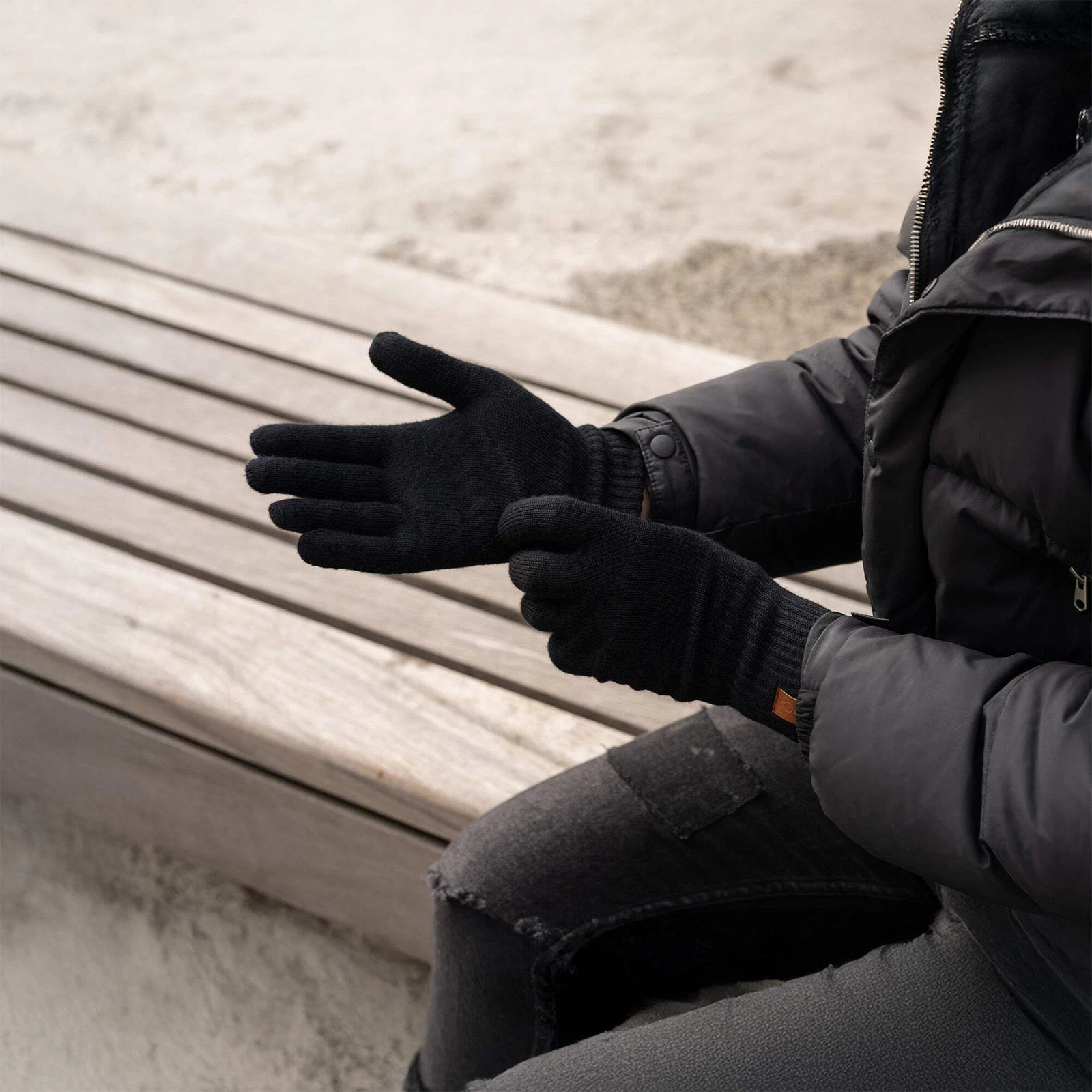 Men's Knit Gloves Merino
Opens in a new window or tab