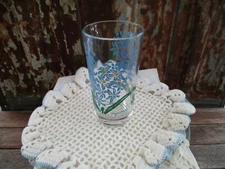 VINTAGE 50'S BOSCUL-"HYACINTH"BLUE FLOWERS&YELLOW CENTER-5" GLASS-EXCELLENT