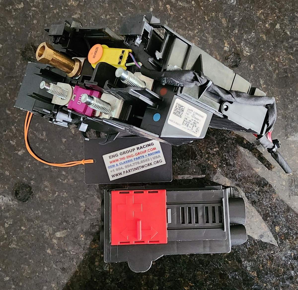 Mercedes-Benz 電装品 A 463 540 17 50 A4635401550 NEW/OEM MBENZ AMG W463 G-CLASS FRONT FUSE RELAY