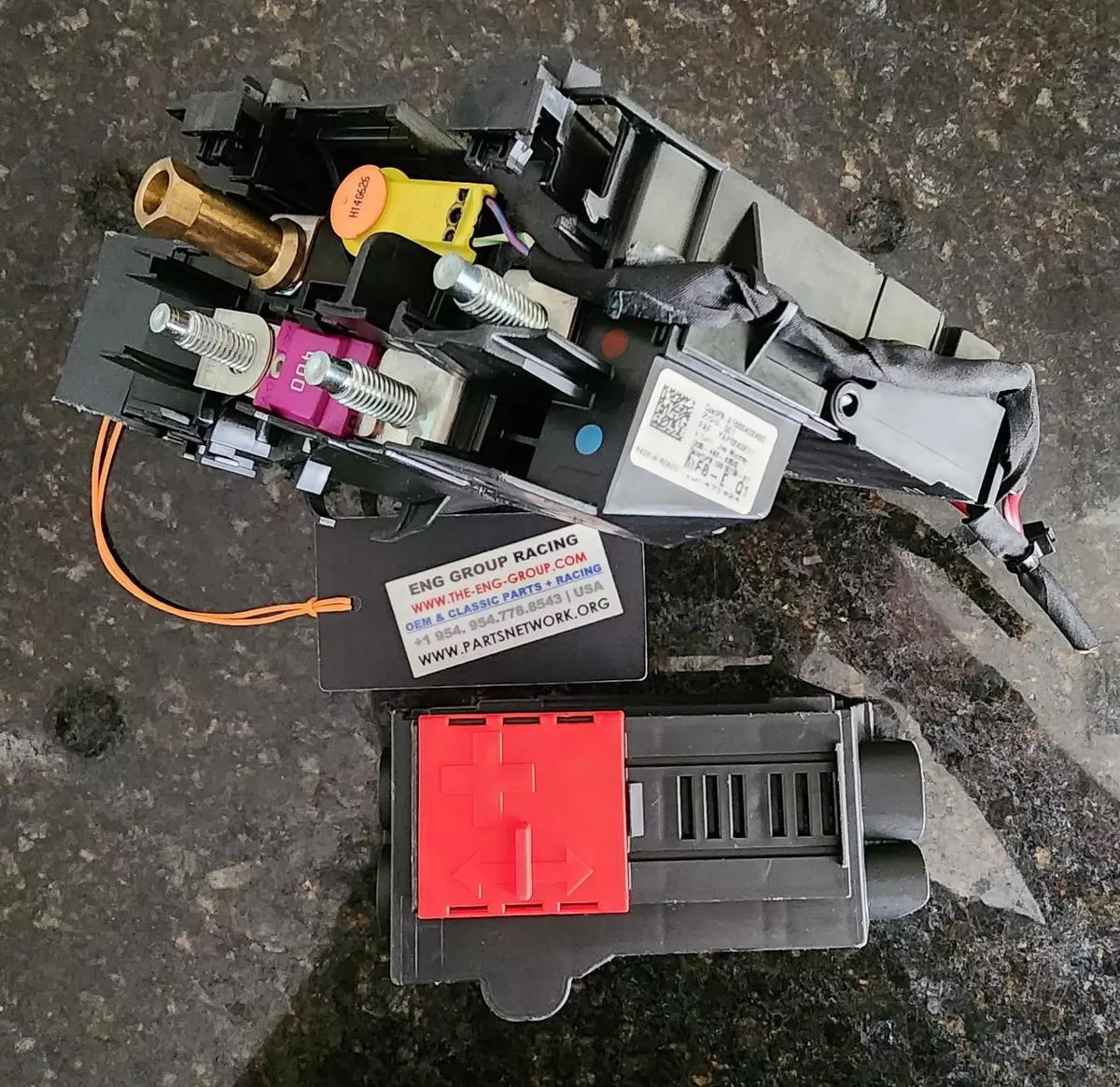 PREOWNED Genuine OEM Mercedes-Benz Fuse & Relay Box A1665404902 
