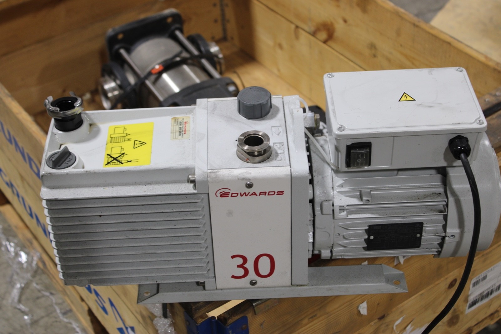 Edwards 30 E2M30 Dual Stage Rotary Vane Vacuum Pump WORKING