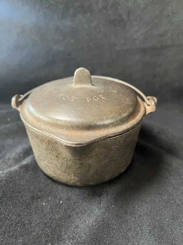 Wagner Ware Sydney Cast Iron Mini Hot Pot 1363  Child's-Sized - Salesman Sample
