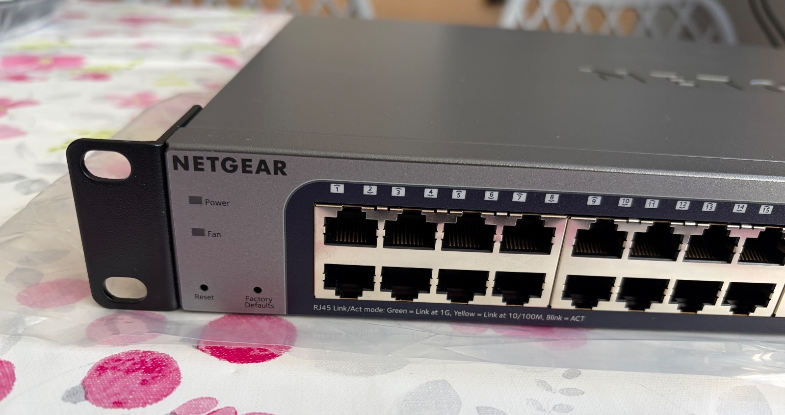 Switch de centre informatique Netgear ProSafe GS748T 48 ports au format rackable robuste