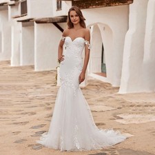 Lace Appliques Wedding Dress Sleeveless Mermaid Backless with Buttons Bride Gown