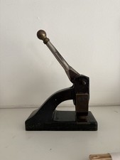 Machine À Estamper - Poinçonneuse Ancienne