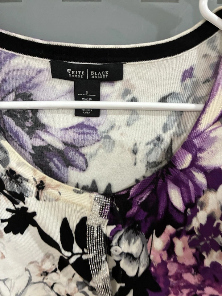Cárdigan floral White House Black Market para mujer talla S púrpura manga 3/4 a presión Foto 4 de 4
