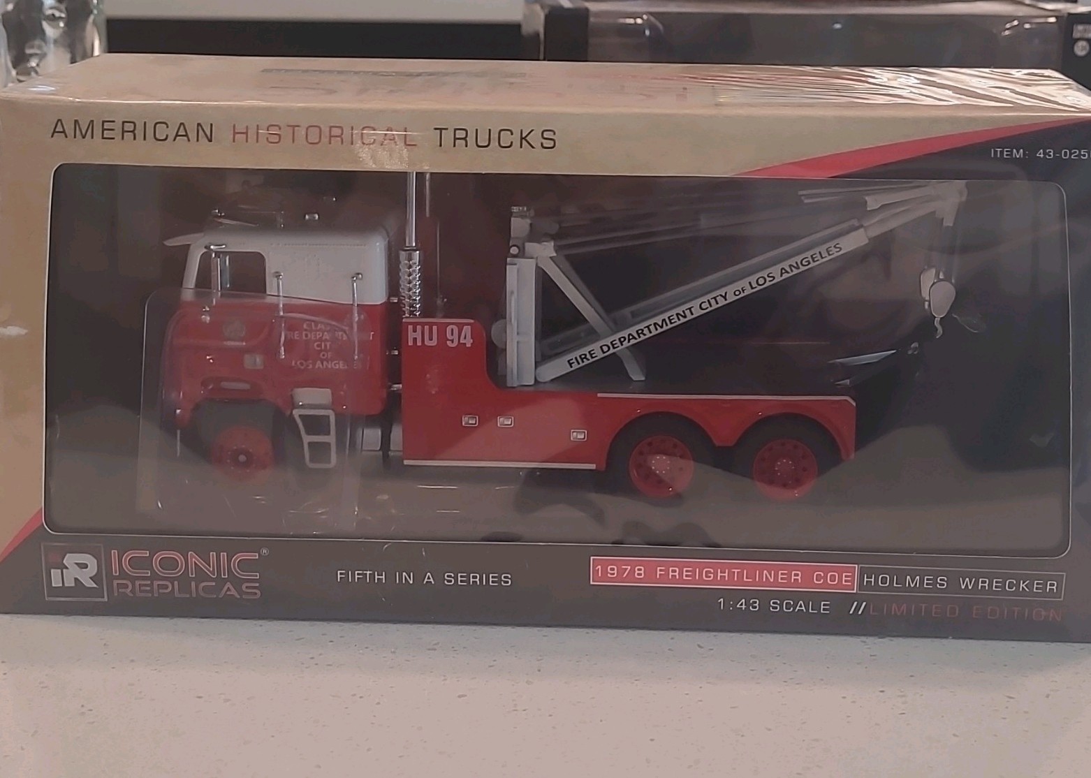 Iconic Replicas 1:43 Freightliner COE Holmes Wrecker 1978 Fire Dept Ltd Ed